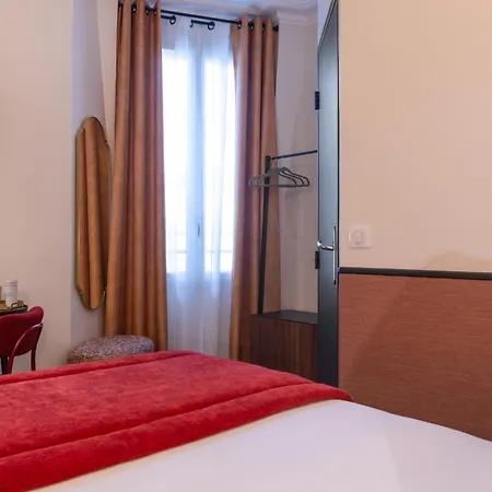 Hotel Brittany 4*